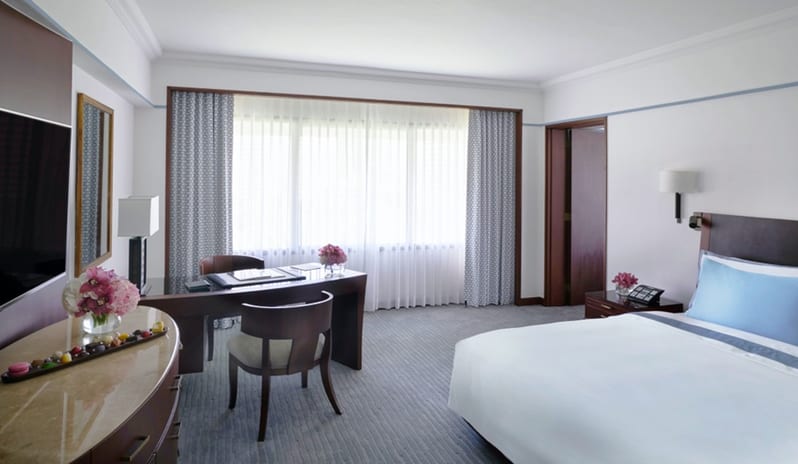 Peninsula Manila - Premier Suite Bedroom